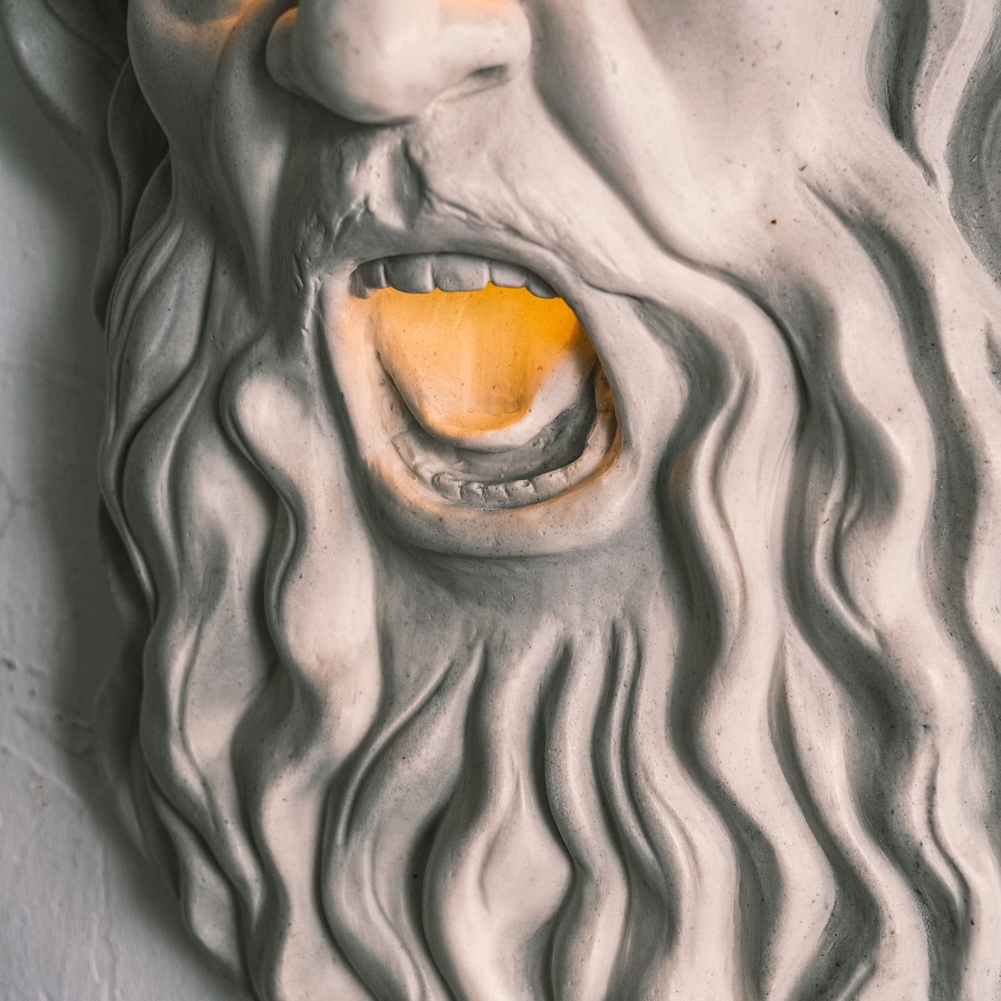 Zeus Beyaz